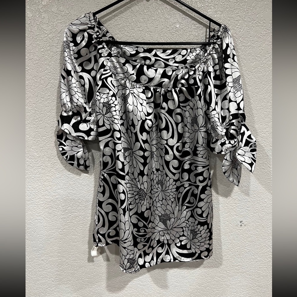 Black and silver print top